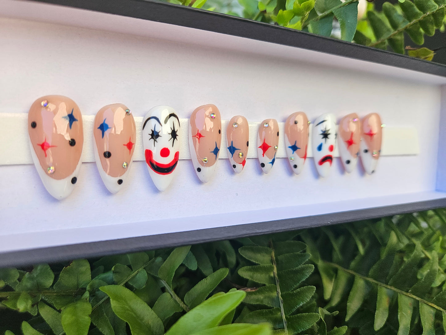 A 🎭 Smile now cry later set 💙❤️🤡