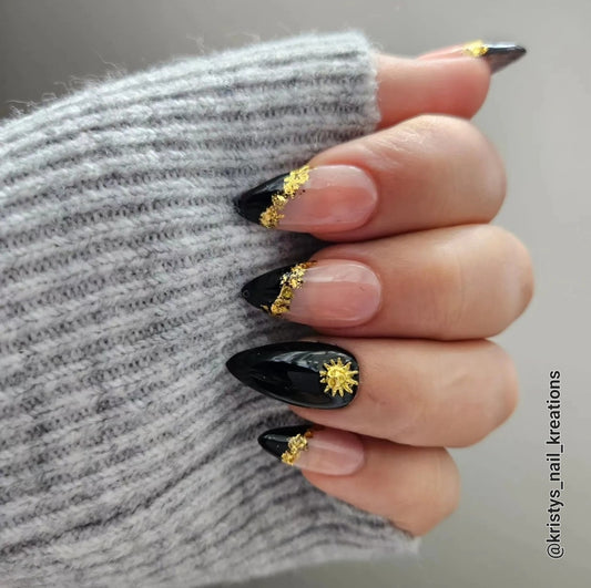 Black with gold accents ✨️🖤