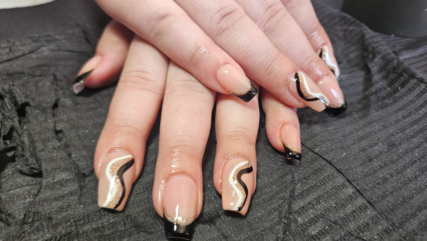 A sparkle Medium coffin set ✨️🖤